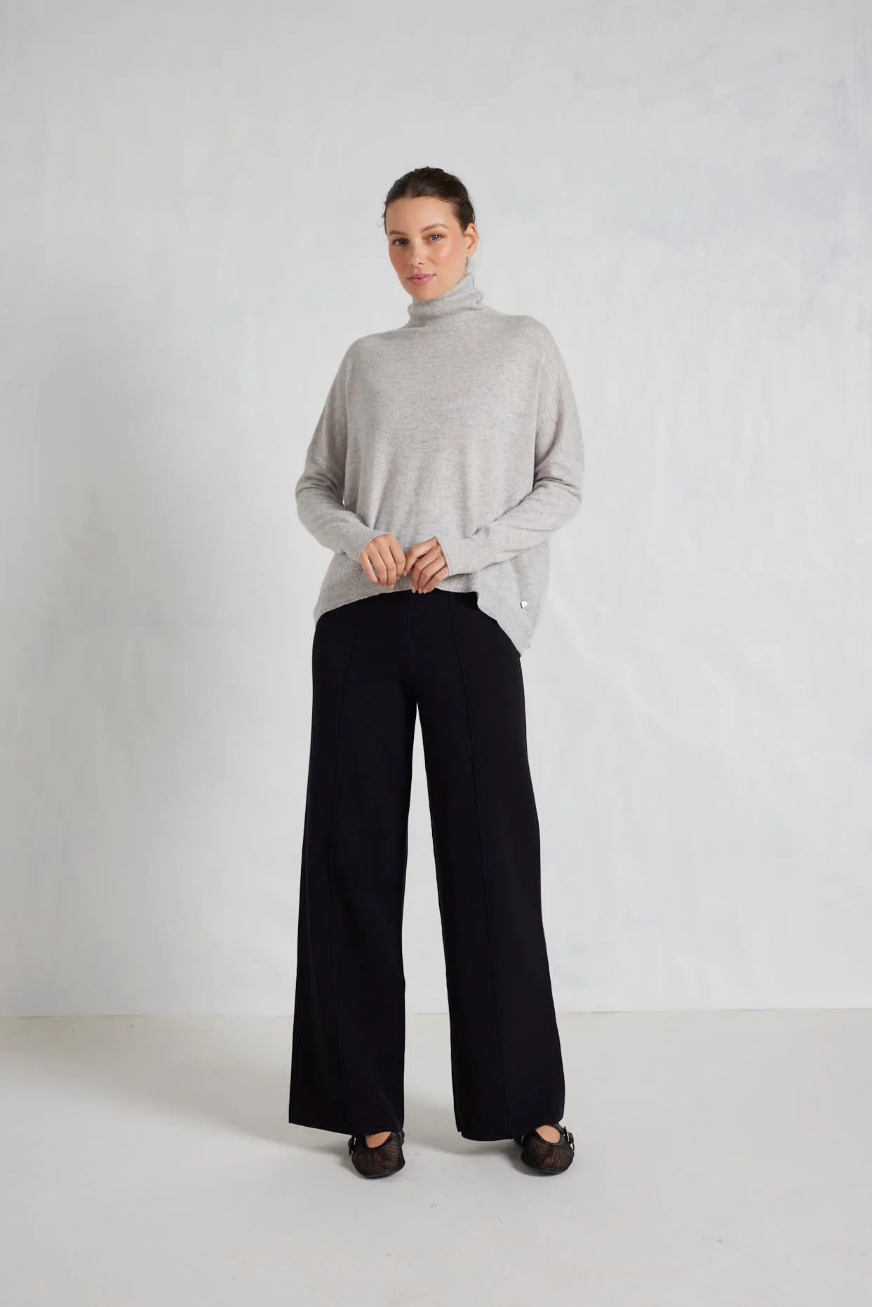 A Polo Bay Cashmere Sweater in Fly Ash