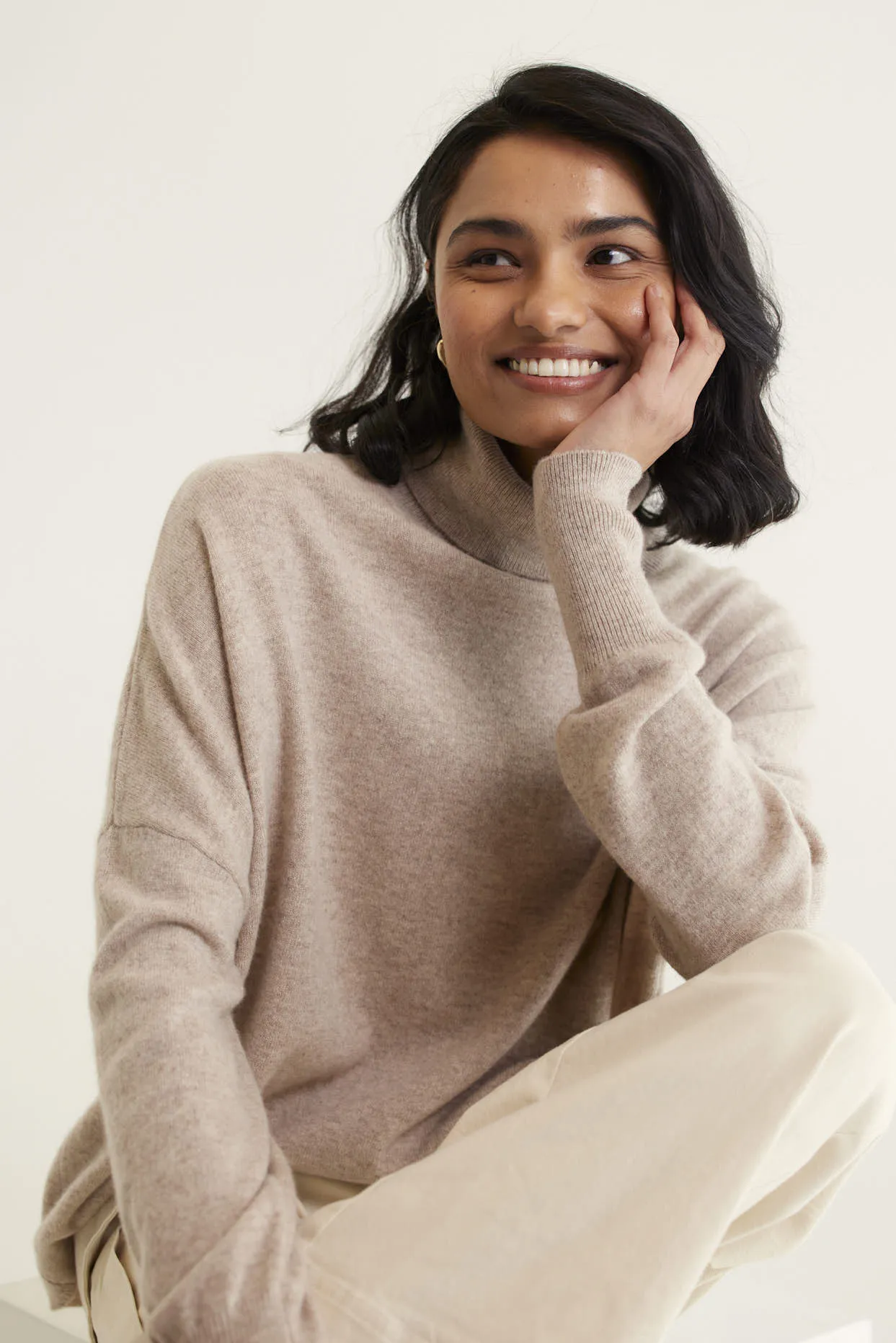 A Polo Bay Cashmere Sweater In Lightweight Beige