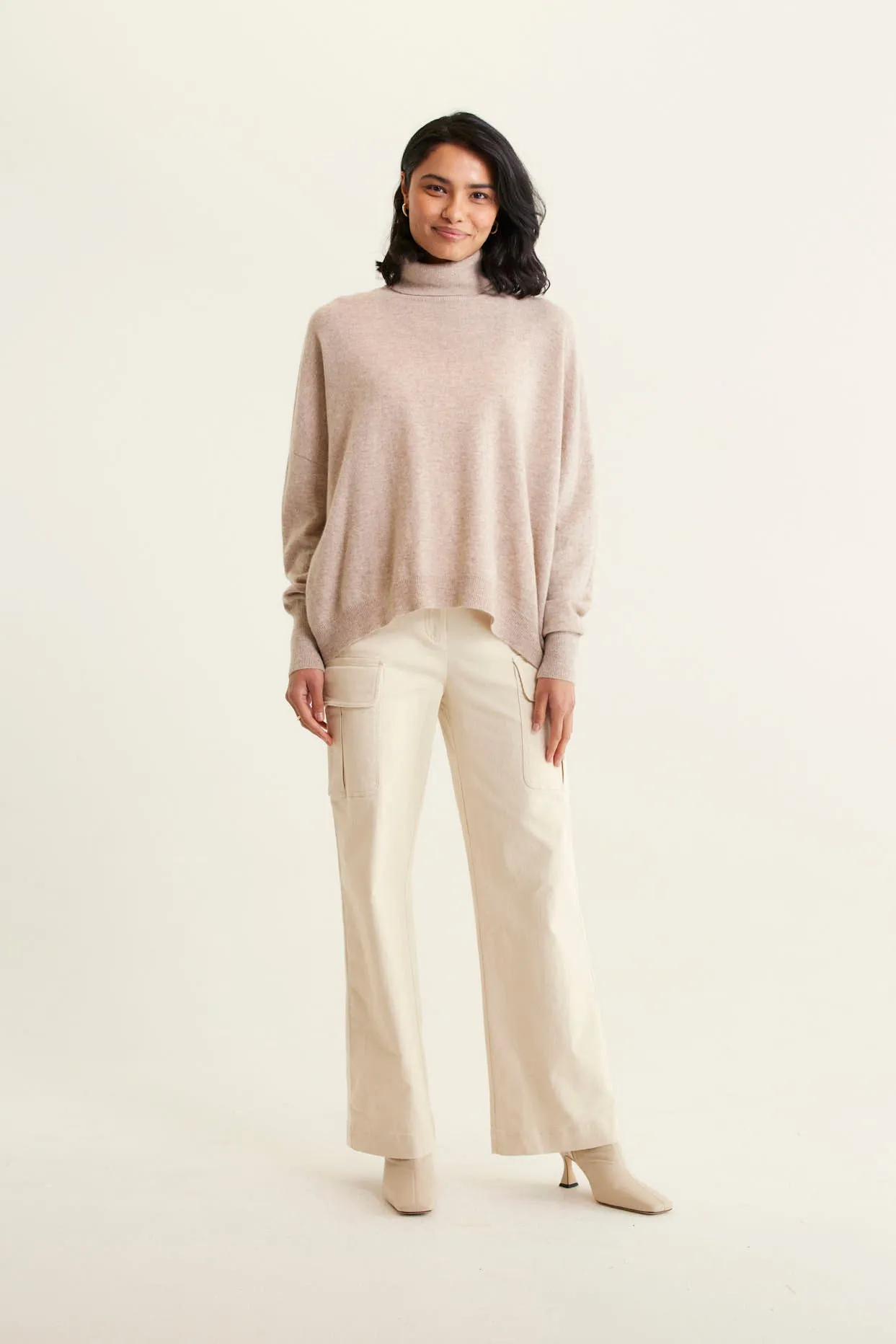 A Polo Bay Cashmere Sweater In Lightweight Beige