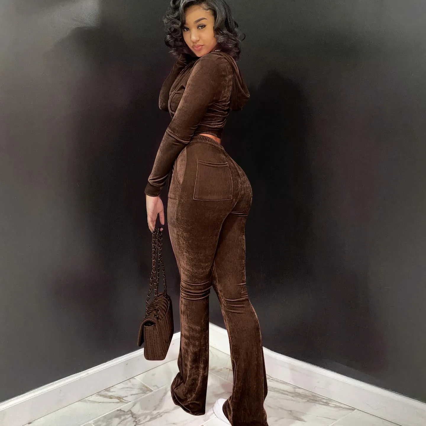 Womens 2 Piece Velour Tracksuit Two Piece Outfits for Women, Long Sleeve Crop Tops Flared Pants Jogging Sets