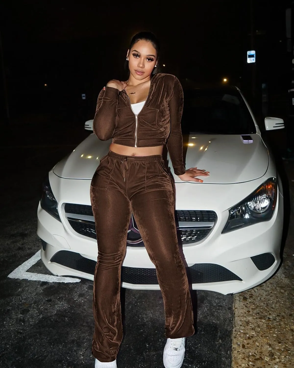 Womens 2 Piece Velour Tracksuit Two Piece Outfits for Women, Long Sleeve Crop Tops Flared Pants Jogging Sets
