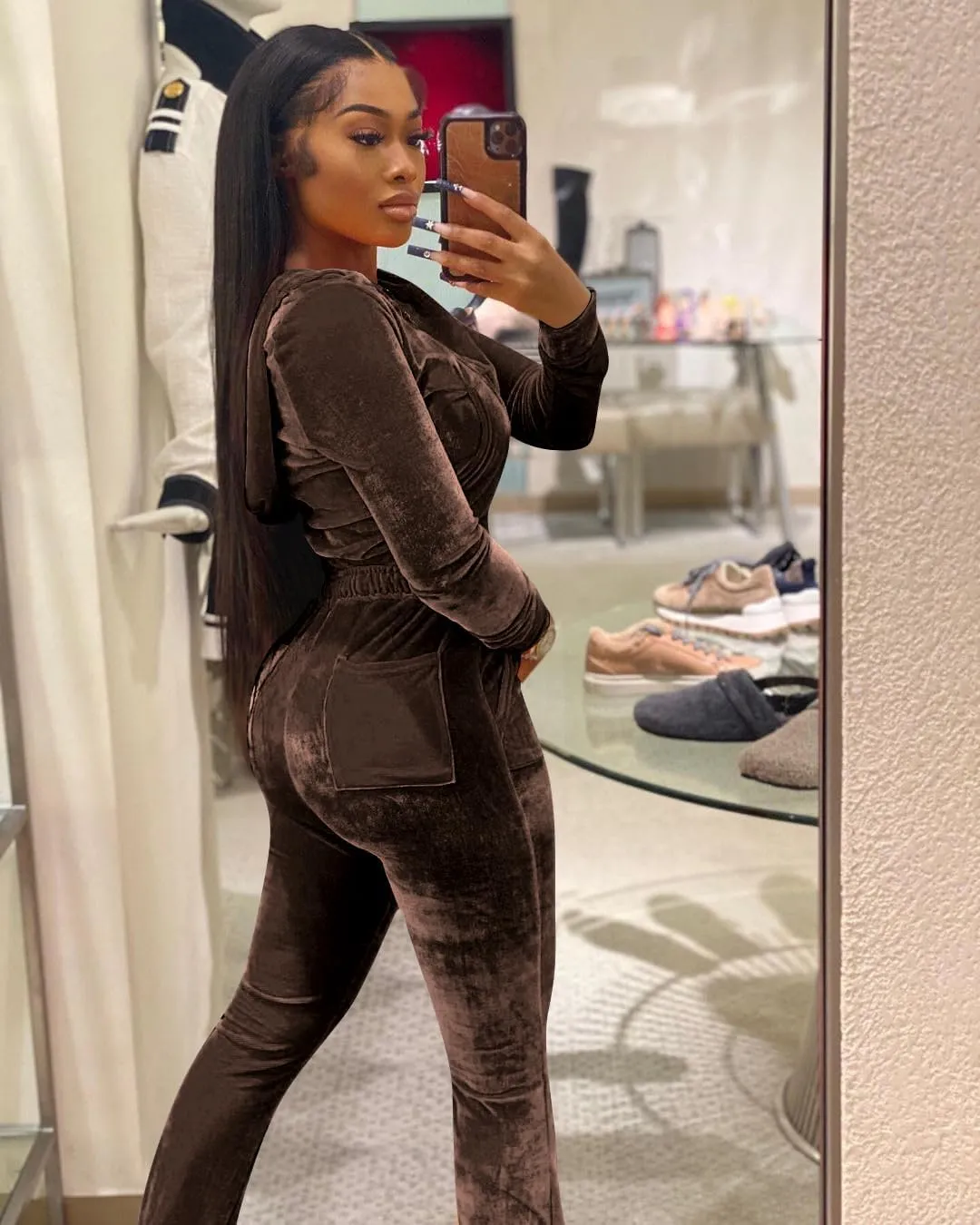 Womens 2 Piece Velour Tracksuit Two Piece Outfits for Women, Long Sleeve Crop Tops Flared Pants Jogging Sets